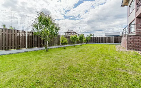 2-этажный коттедж 1 080 м² с отделкой