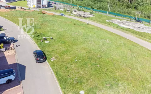 Участок 30.3 сот. в охраняемом поселке