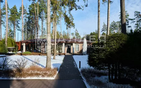 3-этажный коттедж 800 м² с отделкой