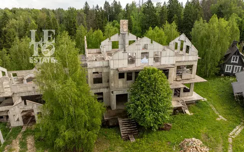 3-этажный коттедж 2 270 м² без отделки