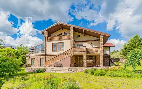 3-этажный коттедж 692.6 м² с отделкой