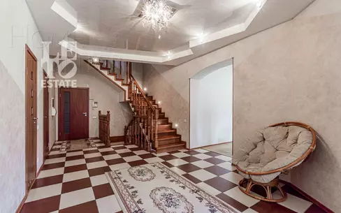 3-этажный коттедж 426 м² с отделкой