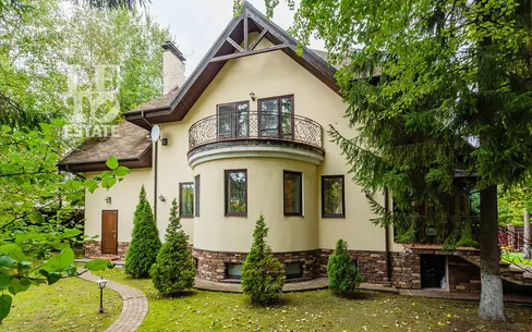 2-этажный коттедж 650 м² с отделкой