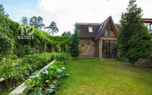 3-этажный коттедж 310 м² с отделкой