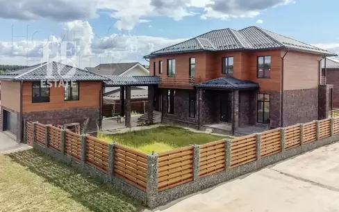 2-этажный коттедж 556.2 м² без отделки