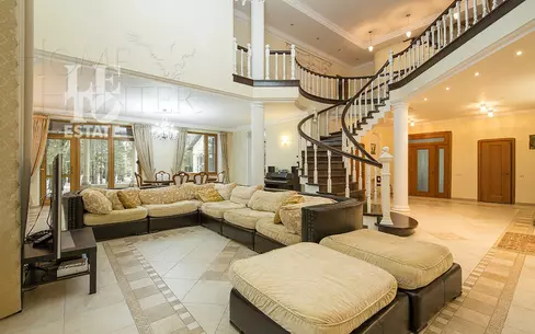 2-этажный коттедж 1 025 м² с отделкой