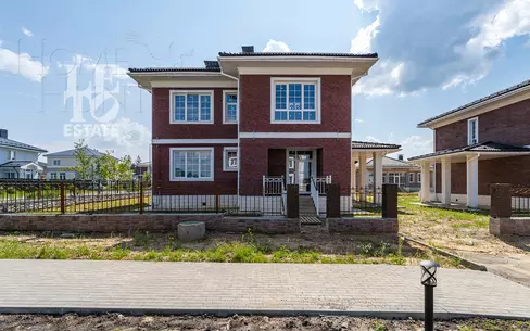 2-этажный коттедж 287.1 м² с отделкой