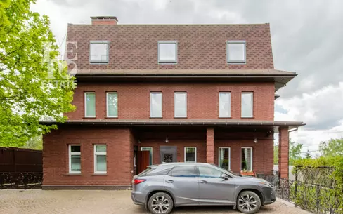 3-этажный коттедж 553.6 м² с отделкой