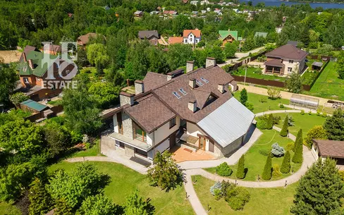 2-этажный коттедж 962.1 м² без отделки