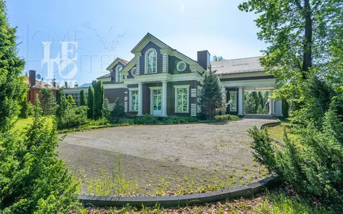 2-этажный коттедж 3 817 м² с отделкой