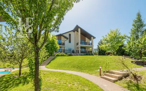 2-этажный коттедж 702.5 м² с отделкой