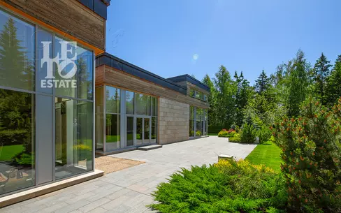 1-этажный коттедж 650 м² с отделкой