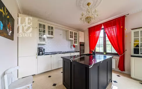 2-этажный коттедж 318.7 м² с отделкой