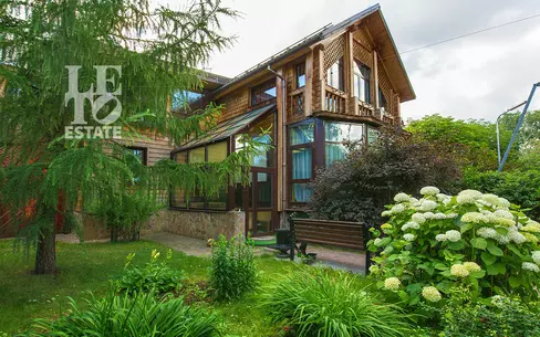 3-этажный коттедж 310 м² с отделкой