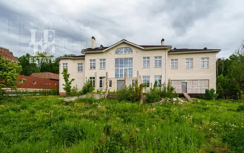 2-этажный коттедж 921 м² без отделки