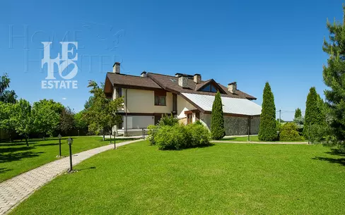 2-этажный коттедж 962.1 м² без отделки