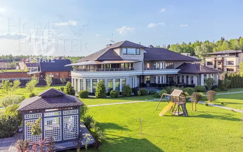 2-этажный коттедж 1 150 м² с отделкой