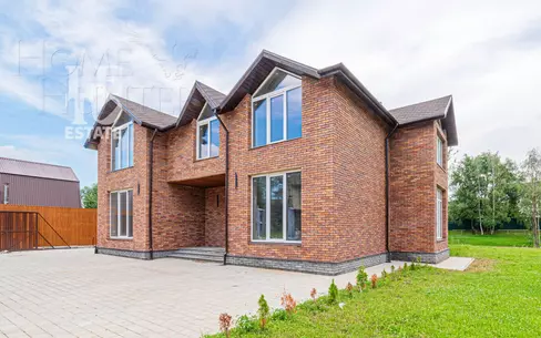 2-этажный коттедж 398.2 м² без отделки