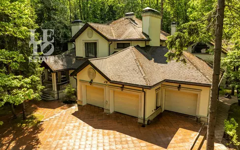 2-этажный коттедж 1 025 м² с отделкой