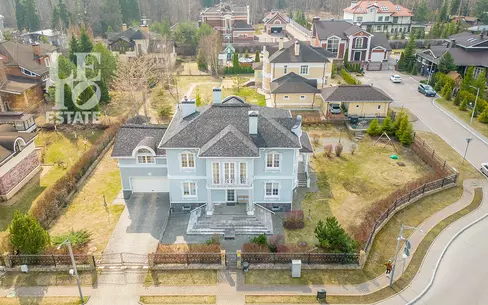 2-этажный коттедж 550 м² с отделкой