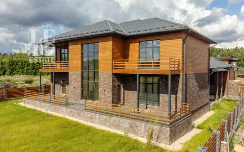 2-этажный коттедж 556.2 м² без отделки