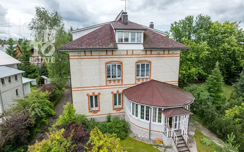 2-этажный коттедж 387.2 м² с отделкой