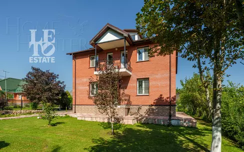 2-этажный коттедж 330 м² с отделкой