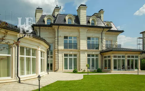 2-этажный коттедж 1 200 м² с отделкой