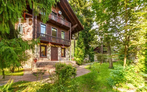 3-этажный коттедж 490 м² с отделкой