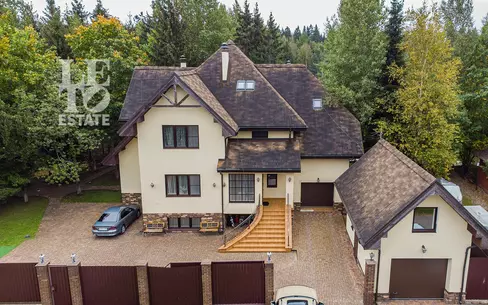 2-этажный коттедж 650 м² с отделкой