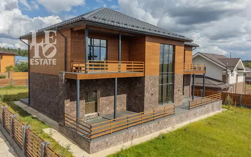 2-этажный коттедж 556.2 м² без отделки