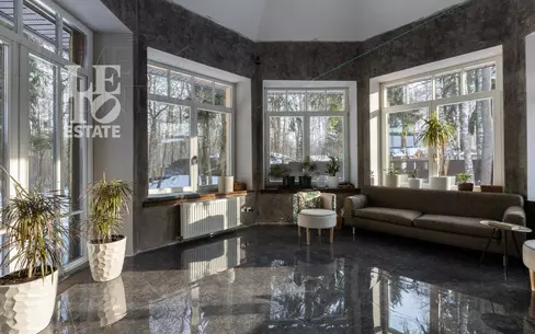 3-этажный коттедж 950 м² без отделки