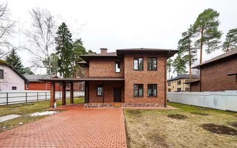 2-этажный коттедж 290 м² с отделкой