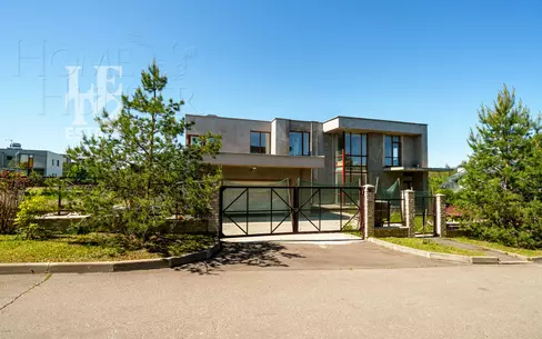 2-этажный коттедж 568.2 м² без отделки