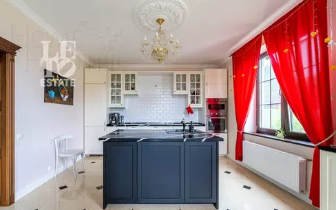 2-этажный коттедж 318.7 м² с отделкой