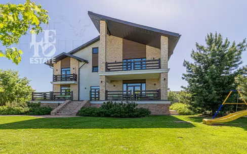 2-этажный коттедж 702.5 м² с отделкой