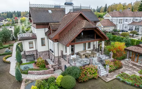 2-этажный коттедж 700 м² с отделкой