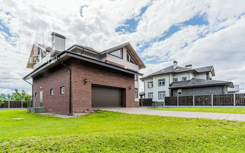 2-этажный коттедж 1 080 м² с отделкой