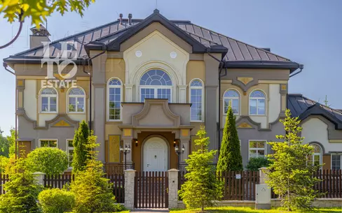 2-этажный коттедж 1 700 м² с отделкой