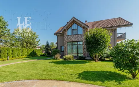 2-этажный коттедж 699 м² с отделкой