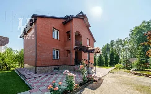 2-этажный коттедж 330 м² с отделкой