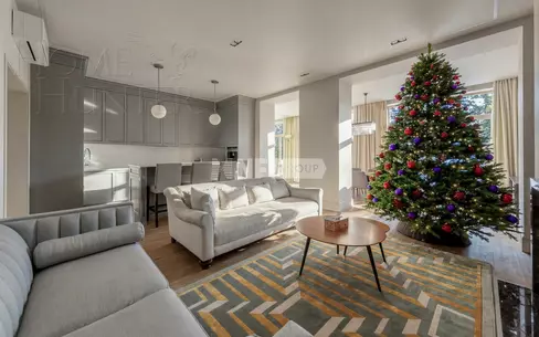 3-этажный таунхаус 290 м² с отделкой