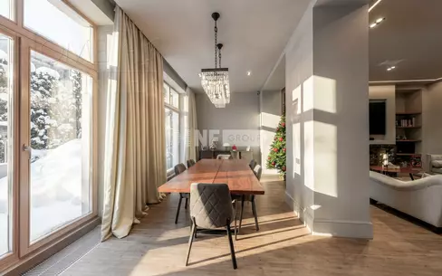 3-этажный таунхаус 290 м² с отделкой