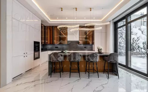 2-этажный коттедж 500 м² с отделкой