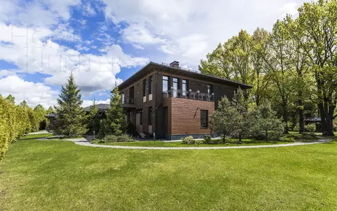 2-этажный коттедж 1 000 м² с отделкой