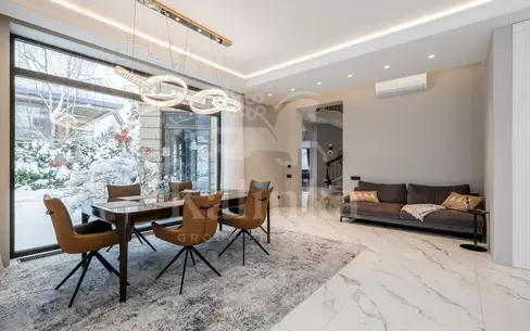 2-этажный коттедж 500 м² с отделкой