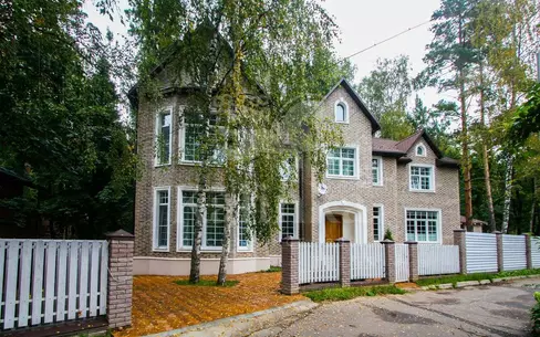 2-этажный коттедж 435 м² с отделкой