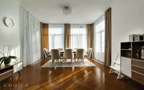 2-этажный таунхаус 293 м² с отделкой