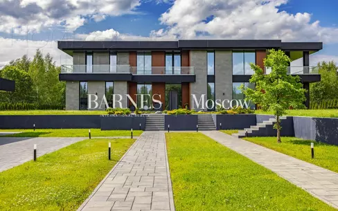 2-этажный коттедж 1 340 м² с отделкой