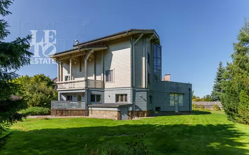 3-этажный коттедж 680 м² с отделкой